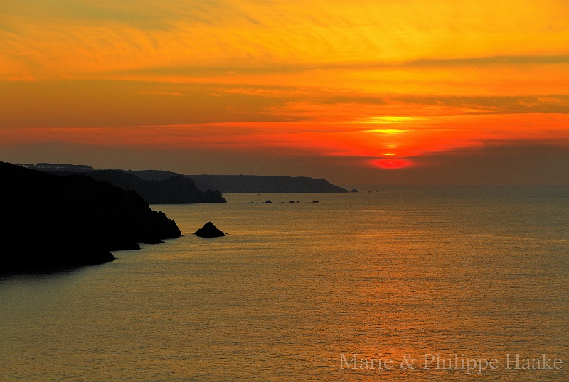 Cap Sizun 5084_5_6.jpg - Coucher de soleil au Cap Sizun (Finistère, Bretagne, France, octobre 2011)